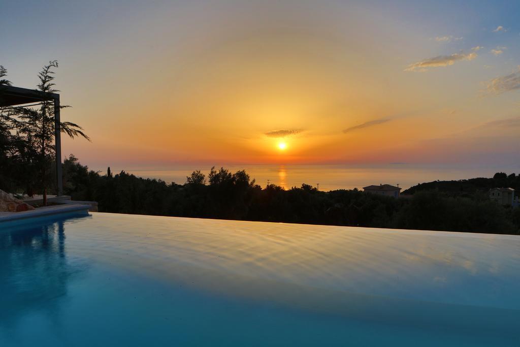 Acquaterra Villas Tsoukalades Exterior photo